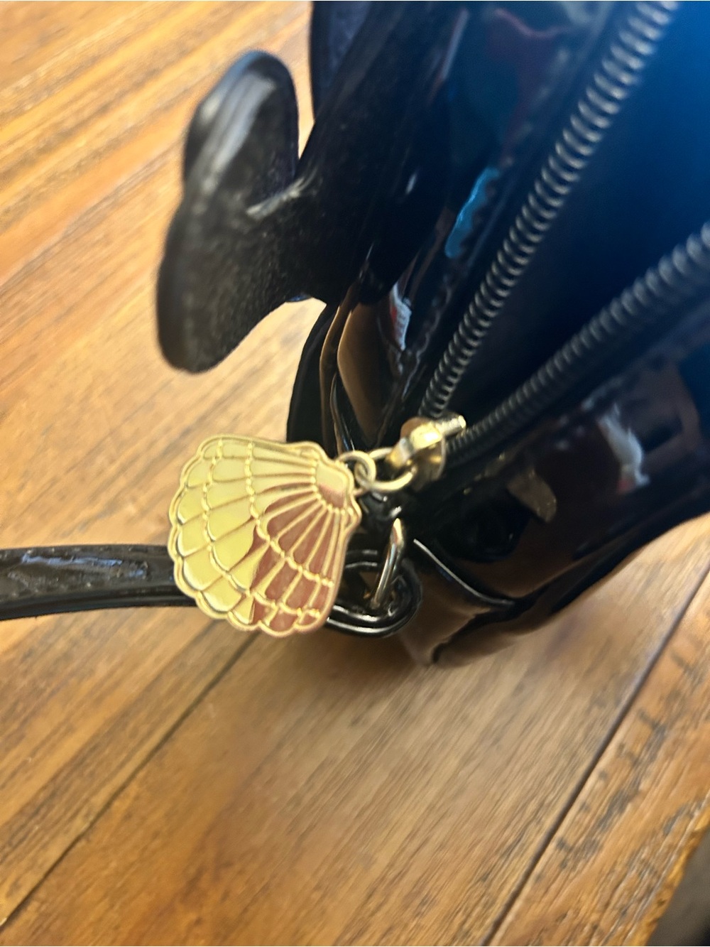 Danielle Nicole Disney Ursula Patent Crossbody Bag - Picture 3 of 4